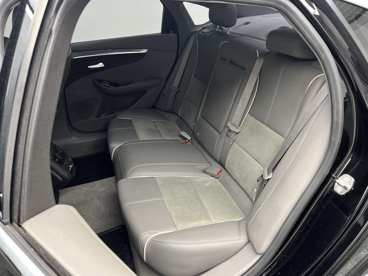 Used 2014 Black Chevrolet LT image 10