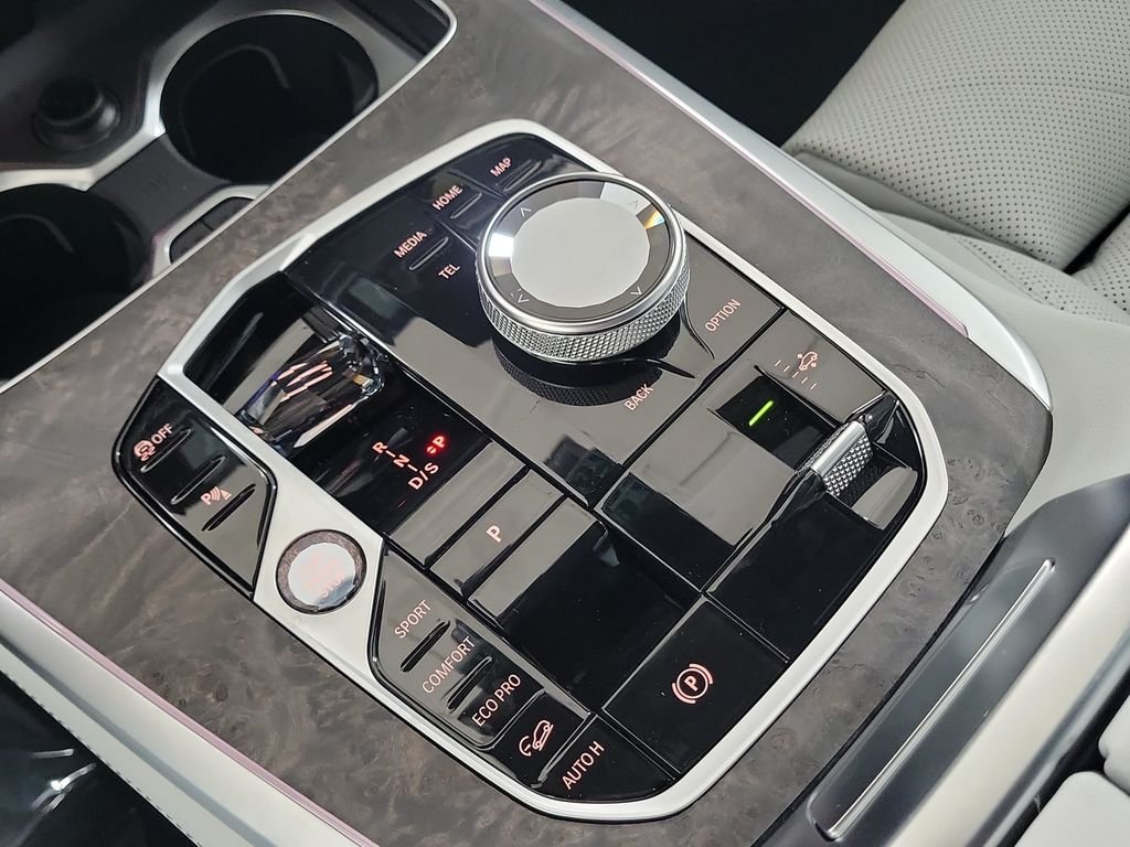 New 2027 Brooklyn Grey Metallic BMW xDrive40i image 13