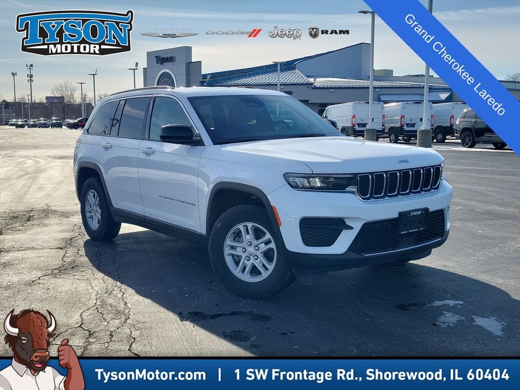 Used 2024 White Jeep Laredo image 1