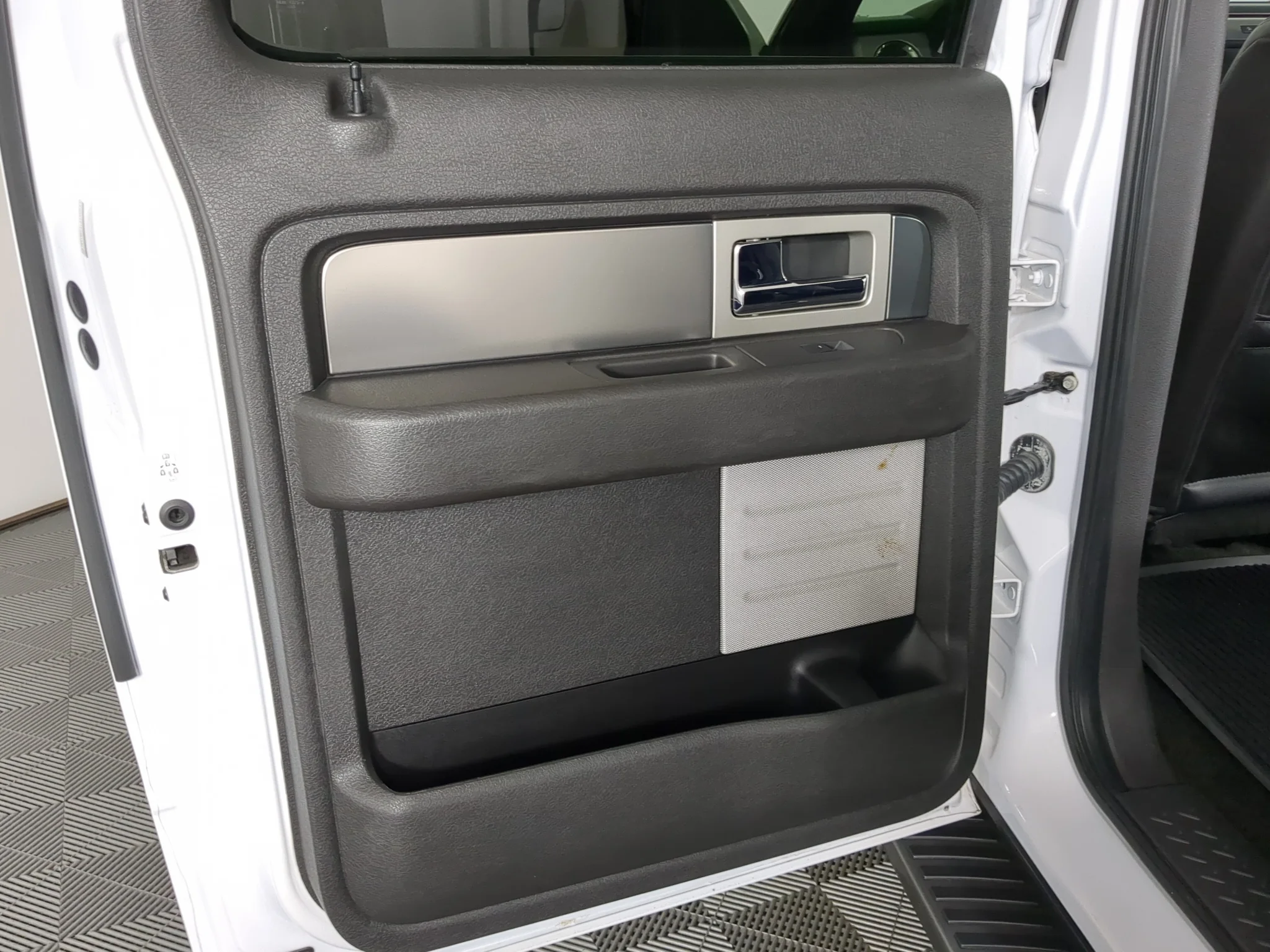 Used 2014 White Ford FX4 image 17