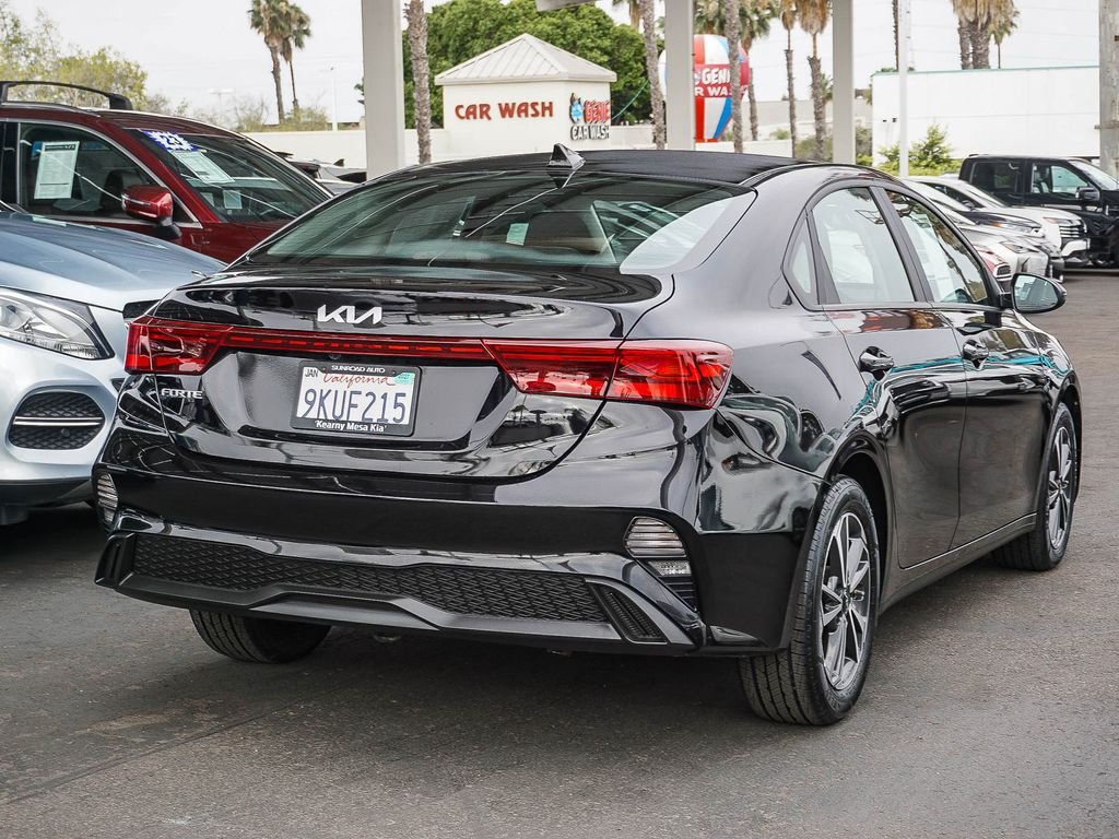 Used 2024 Black Kia LXS image 7