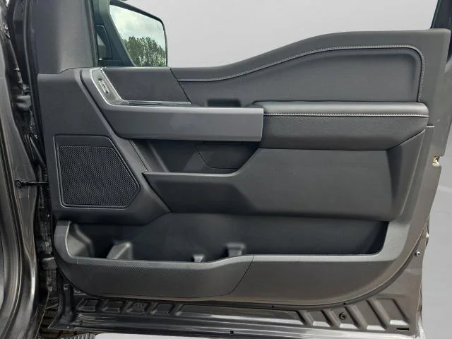 New 2026 Carbonized Gray Metallic Ford XLT image 40