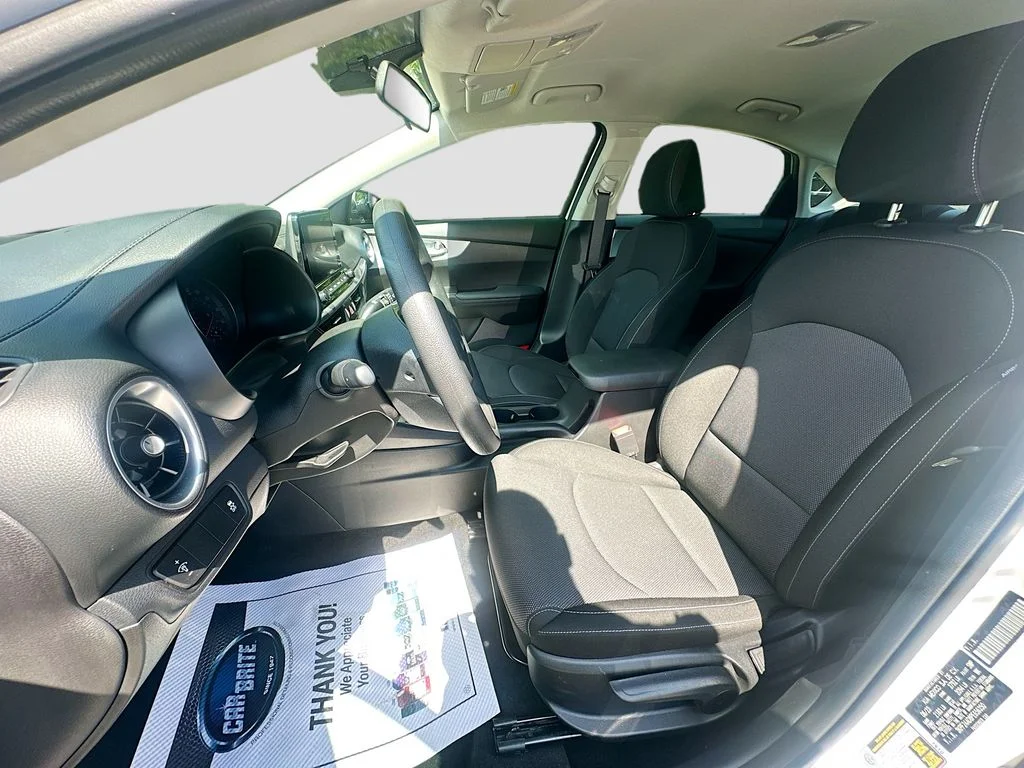 Used 2023 Snow White Pearl Kia LXS image 21
