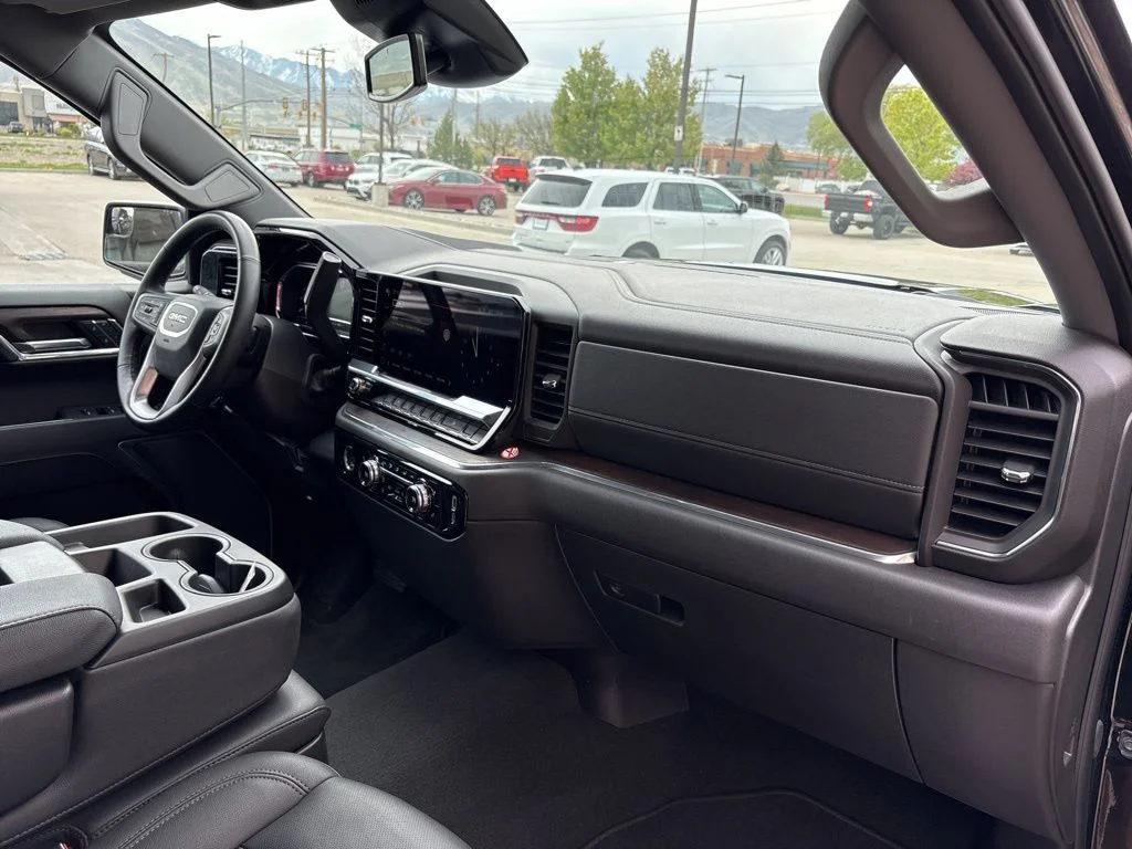 2024 GMC Sierra 1500 SLT - Photo 14