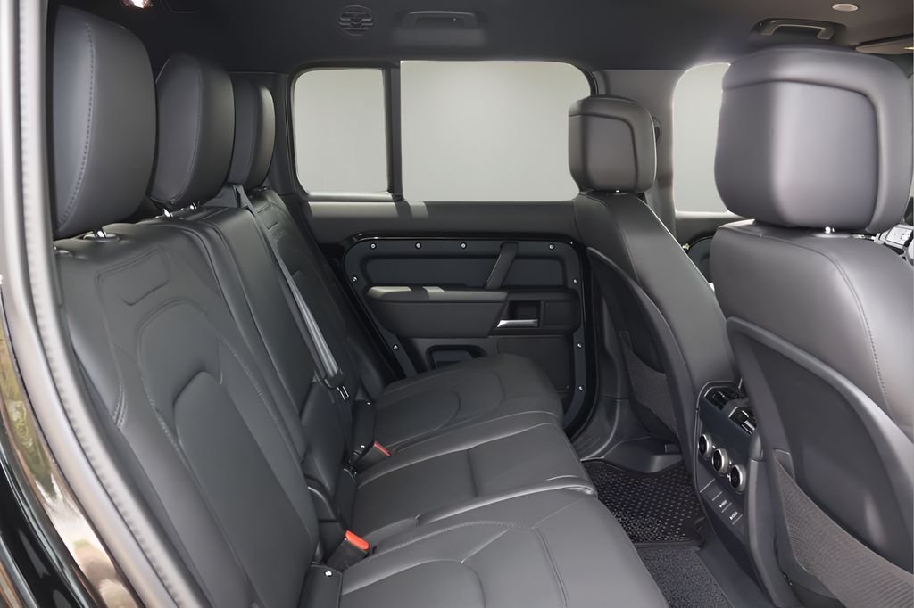 New 2026 Santorini Black Land Rover S image 17