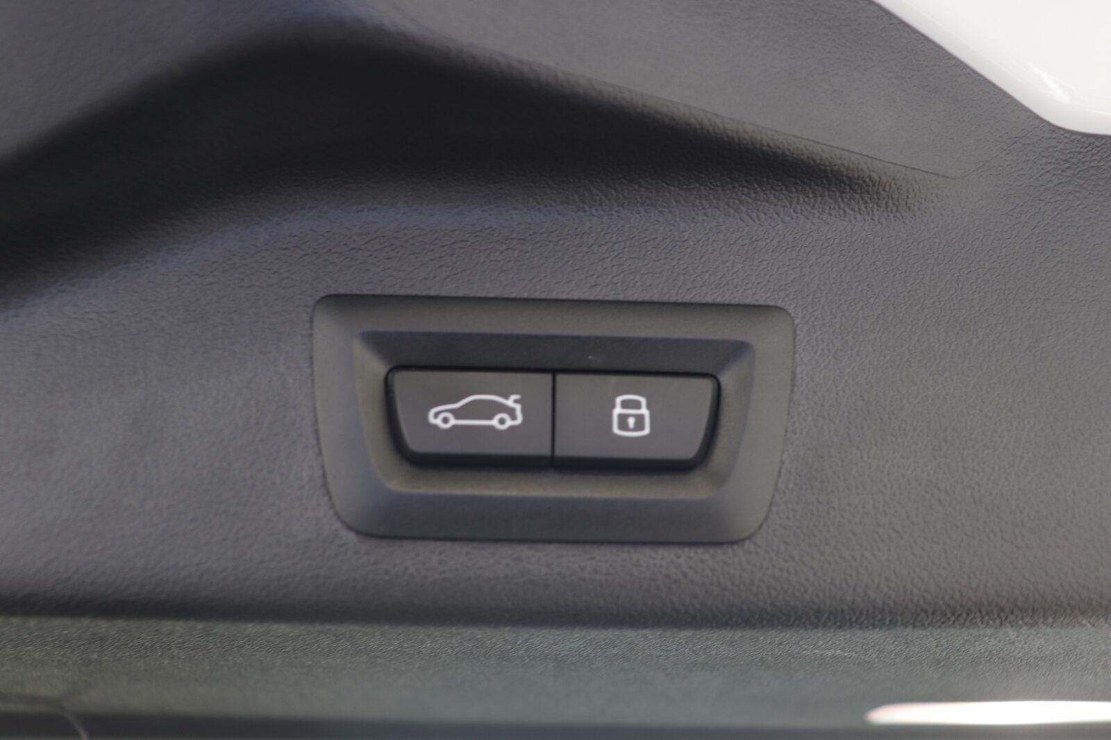 Used 2024 Alpine White BMW xDrive50e image 19