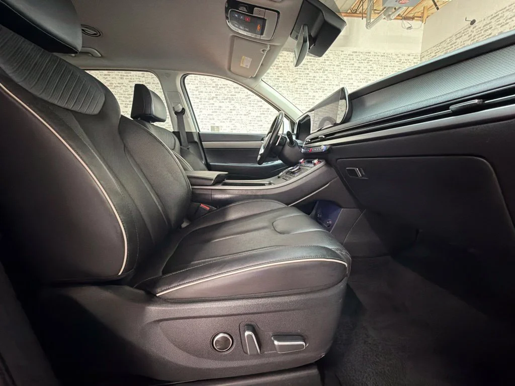 Used 2024 Hyper White Hyundai SEL image 12