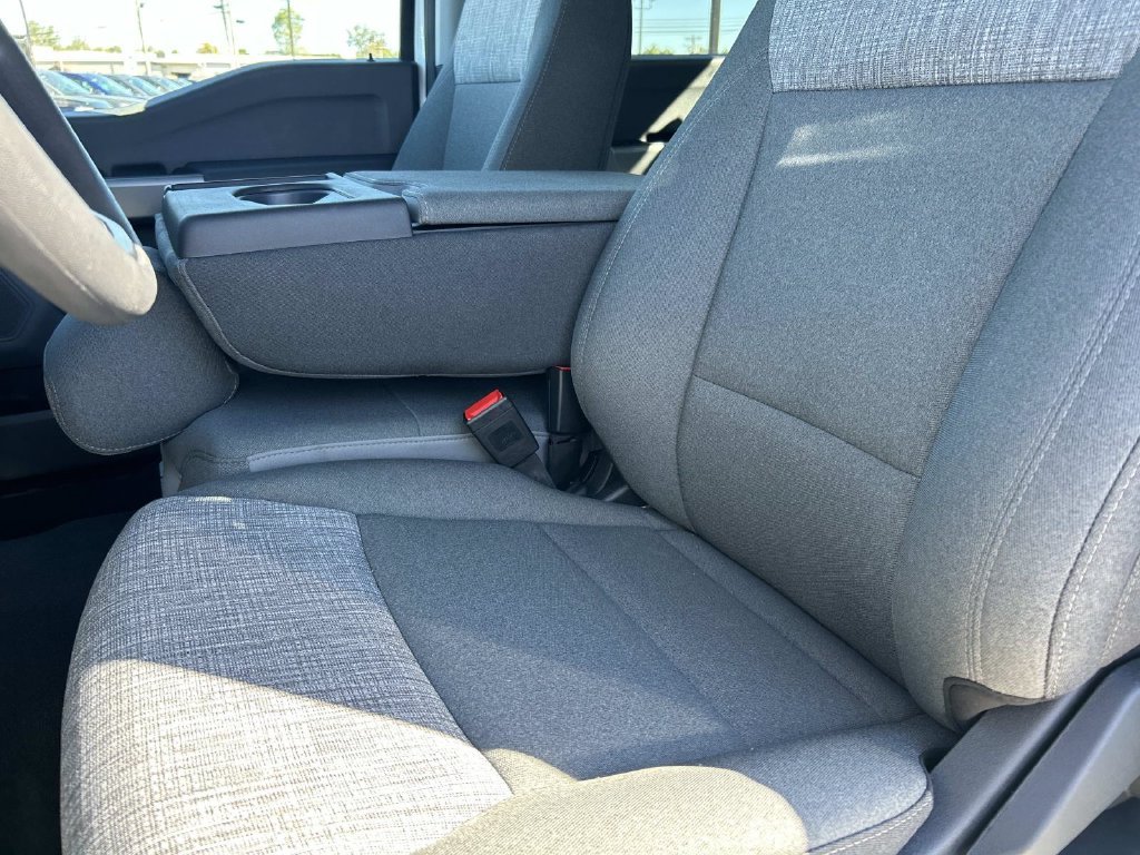 New 2027 Oxford White Ford F-250® XLT image 18