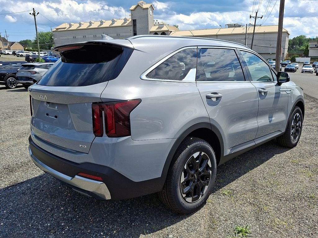 New 2026 Wolf Gray Kia S image 4