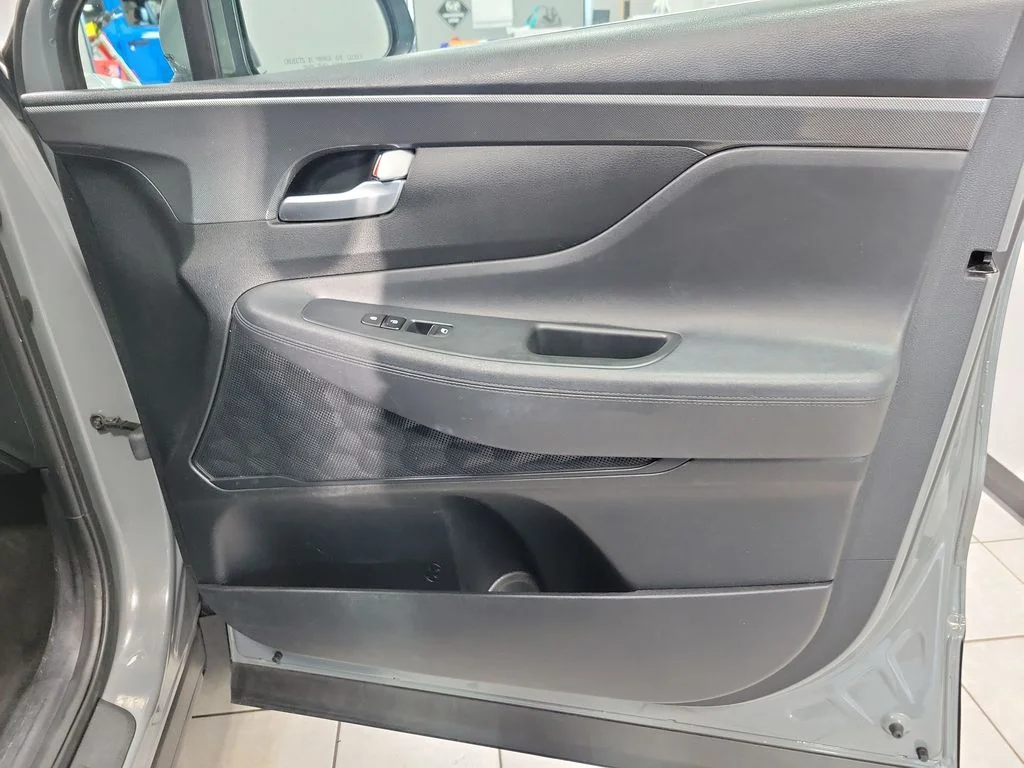 Certified Used 2021 Gray Hyundai SE image 15