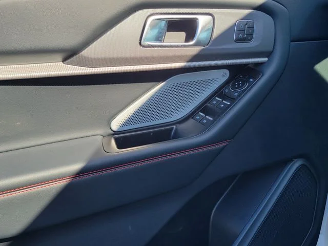 2025 Ford Explorer ST - Photo 20