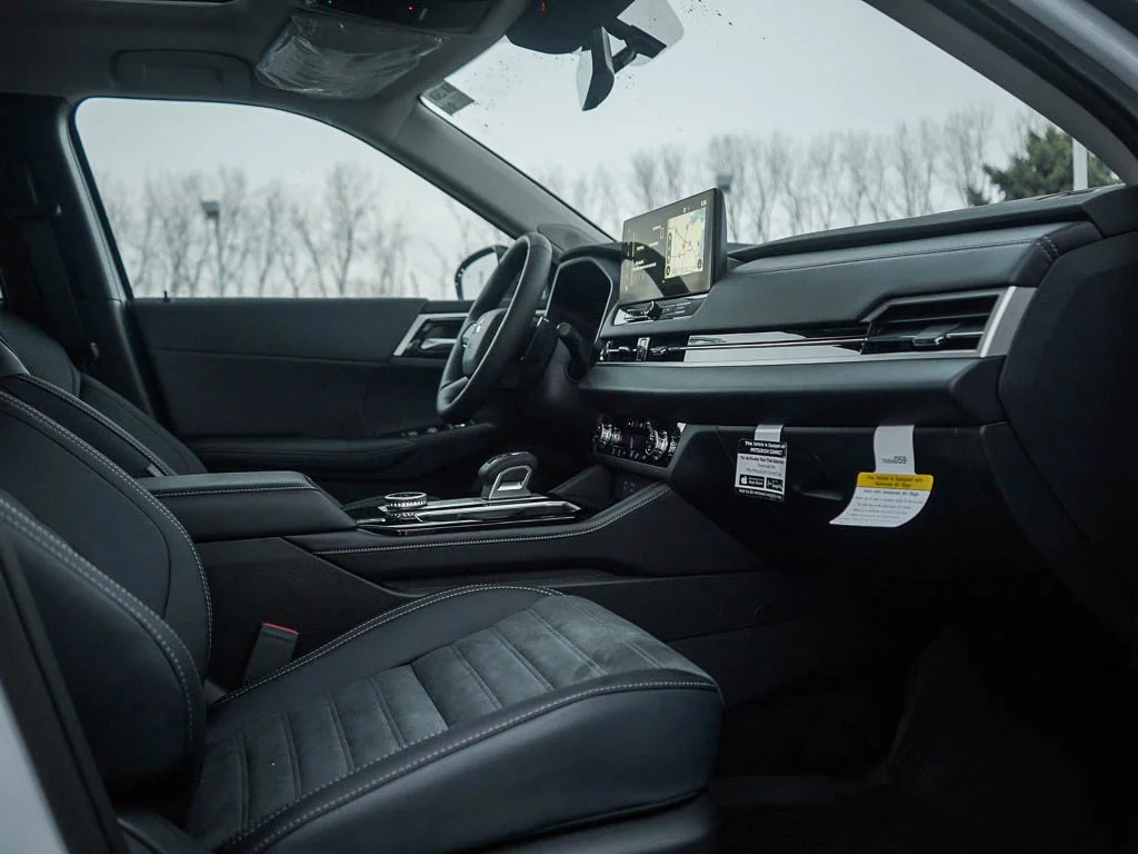 New 2026 White Diamond/Black Roof Mitsubishi TRAIL EDITION S-AWC image 15