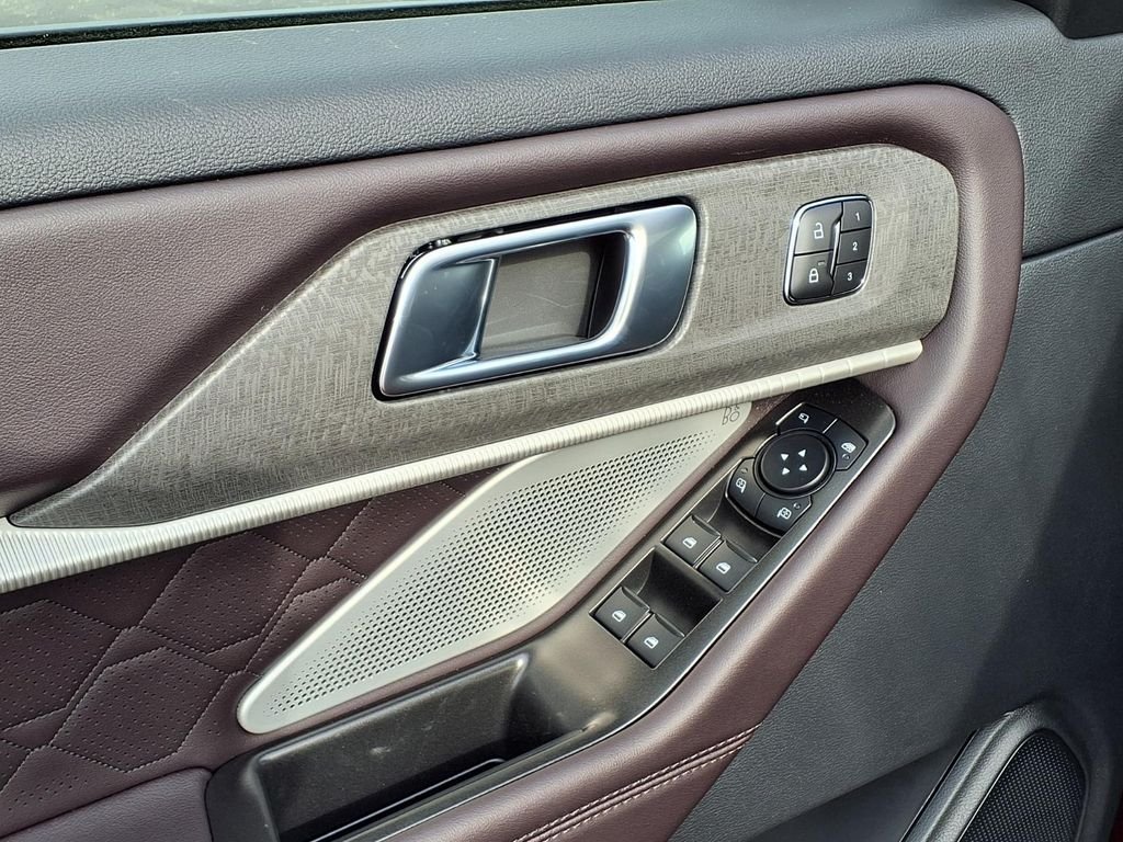 New 2027 Ruby Red Metallic Tinted Clearcoat Ford Platinum™ image 13