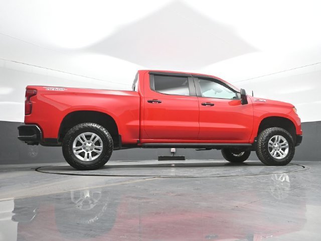 Used 2022 Red Chevrolet LT Trail Boss image 17