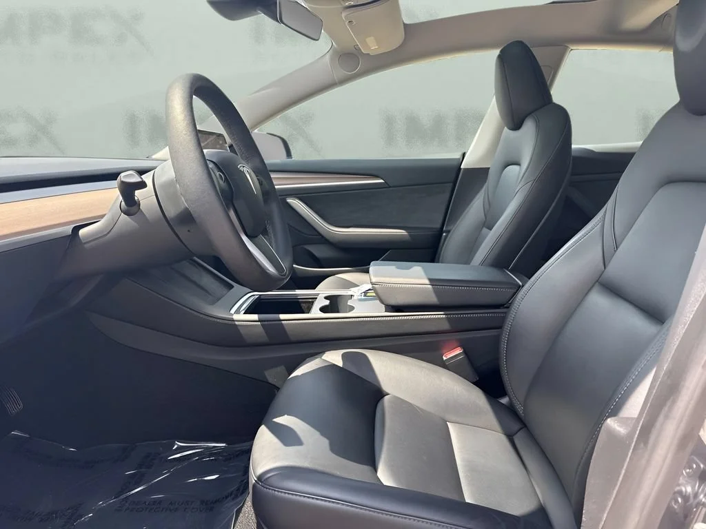 Used 2023 Gray Tesla  image 9