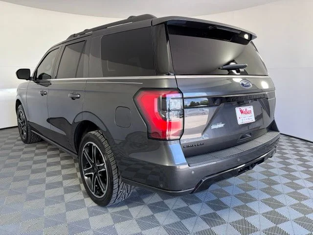 Used 2019 Gray Ford Limited image 9