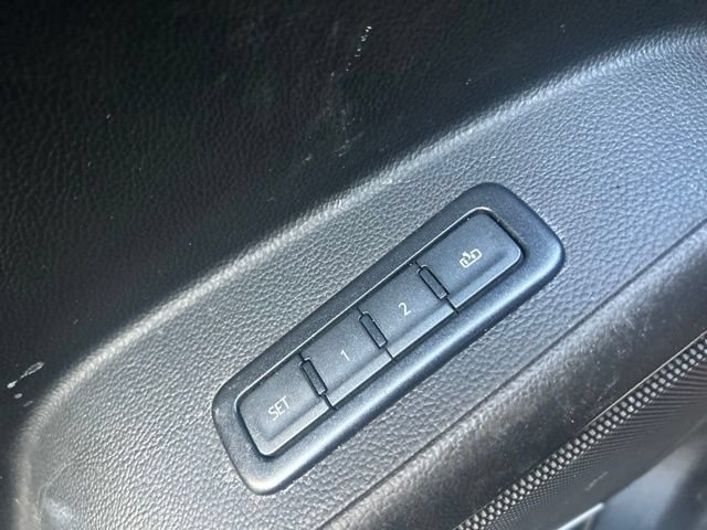 Used 2019 SATIN STEEL METALLIC GMC SLT image 17