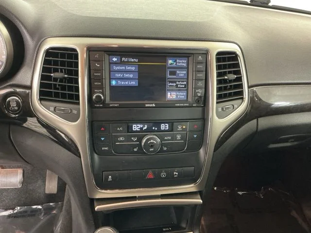 Used 2013 Brilliant Black Crystal Pearl Jeep Laredo image 18