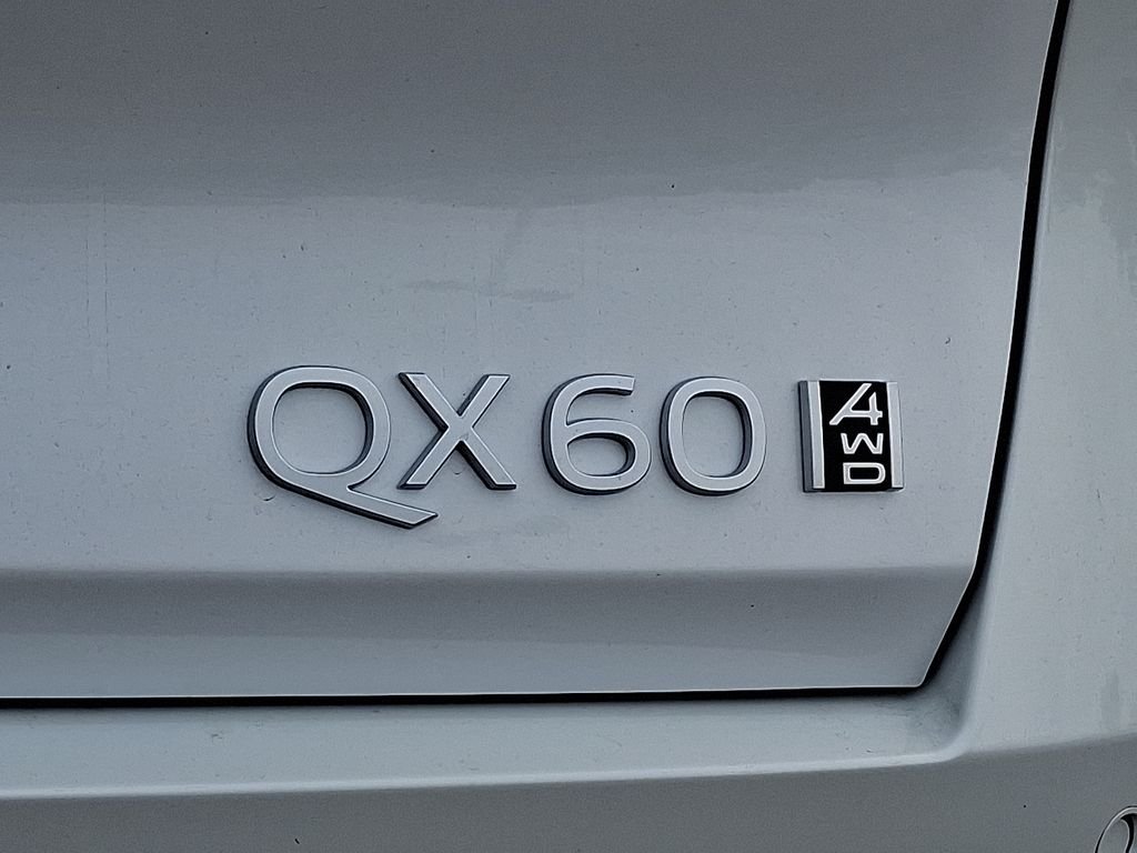 Used 2026 White INFINITI LUXE image 20