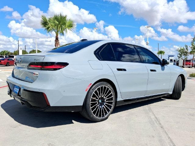 Used 2025 Gray BMW 740i image 7