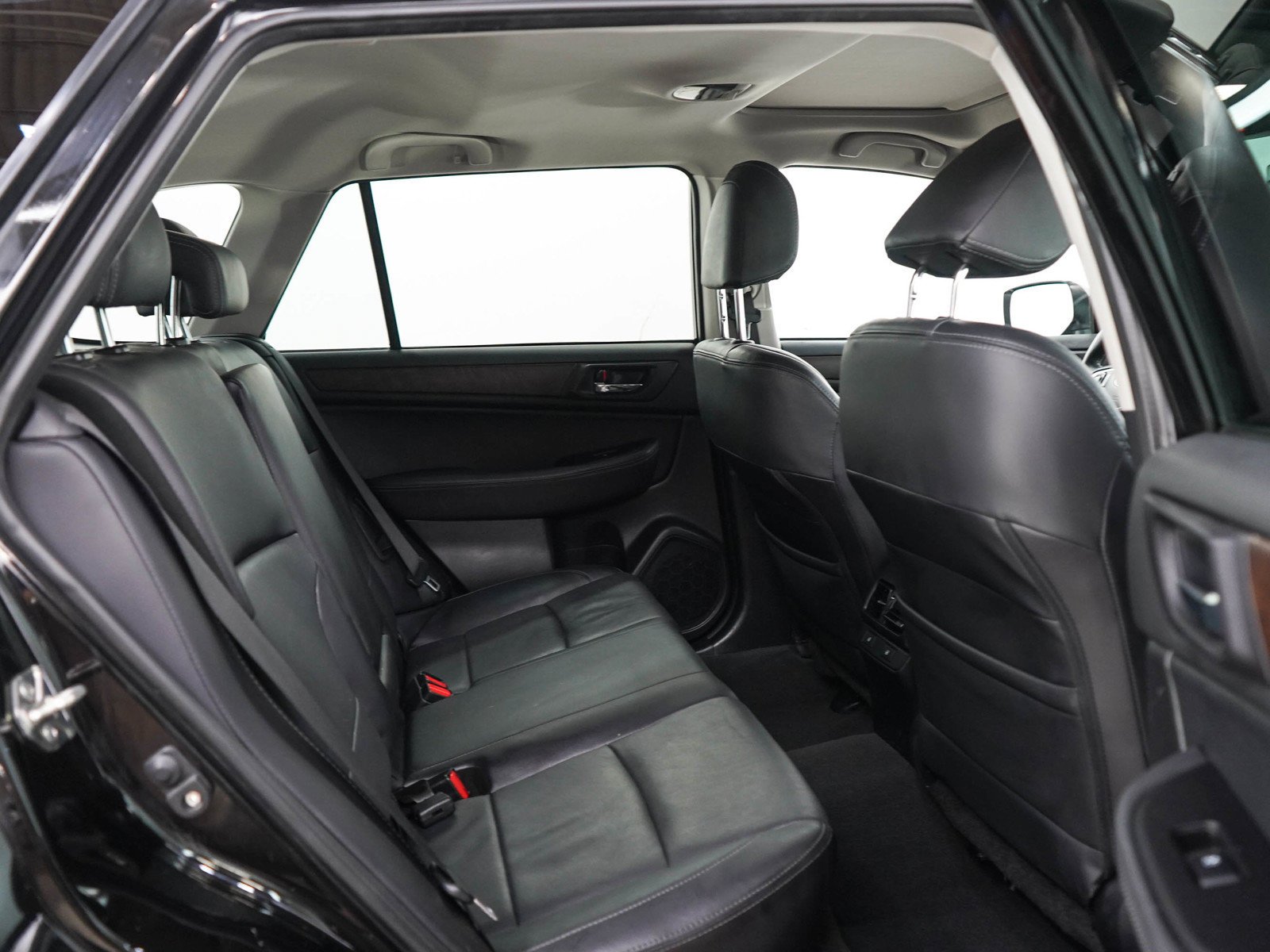 Used 2017 Crystal Black Pearl Subaru 3.6R image 13