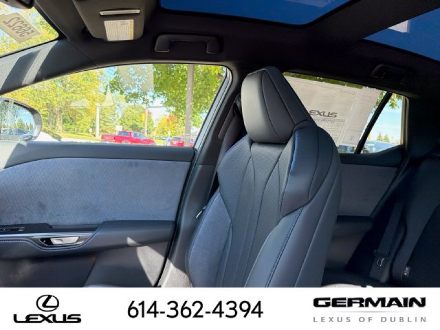 New 2026 Iridium and Black Onyx Lexus  550e F SPORT AWD image 23