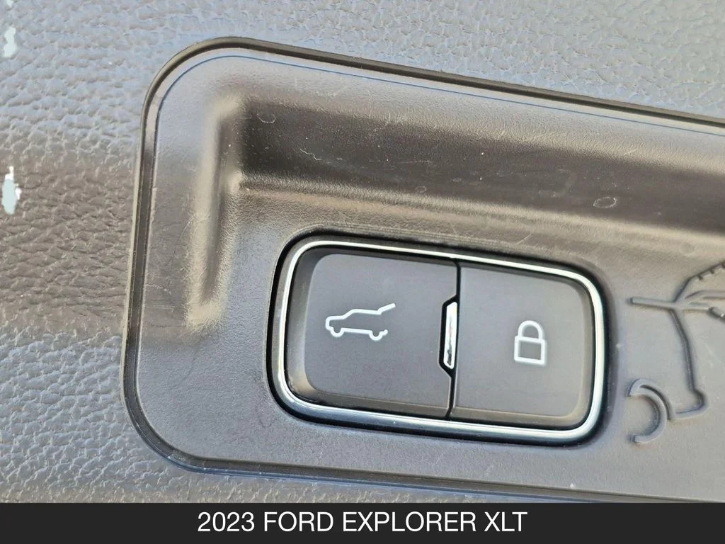 Used 2023 Silver Ford XLT image 24