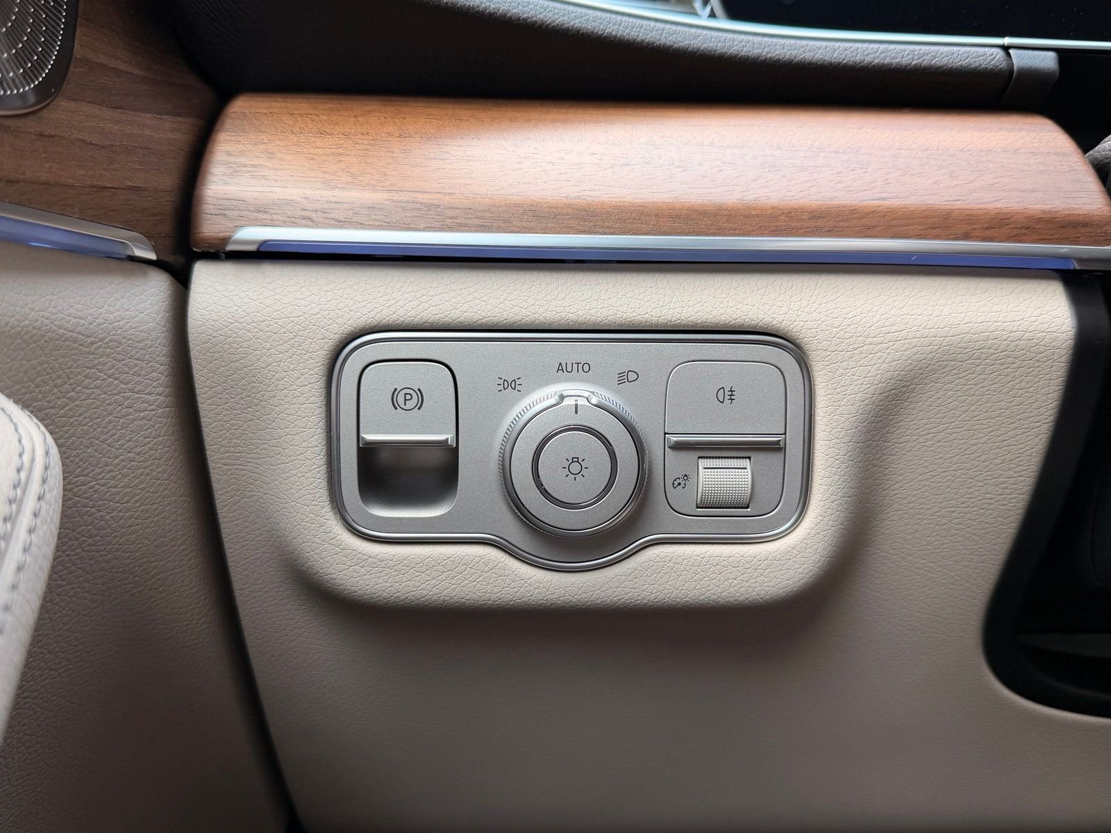 New 2026 Selenite Grey Metallic Mercedes-Benz GLE 450 image 24