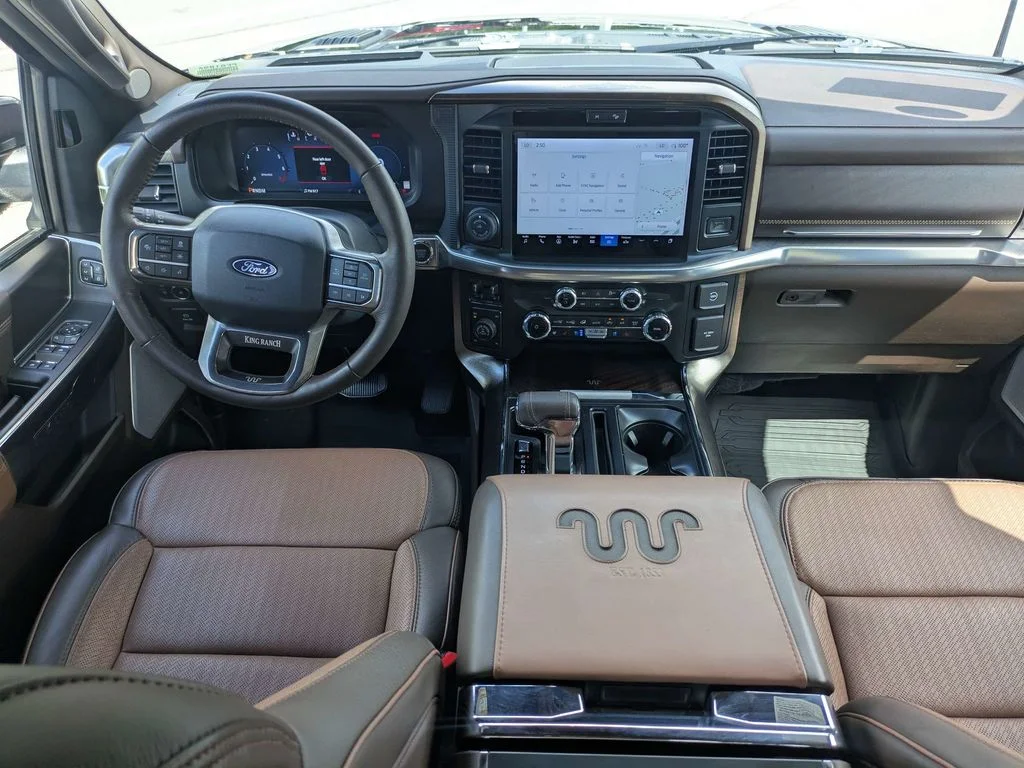 Used 2025 Agate Black Metallic Ford King Ranch image 18
