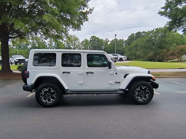 New 2025 Bright White Clear-Coat Exterior Paint Jeep Sahara image 6