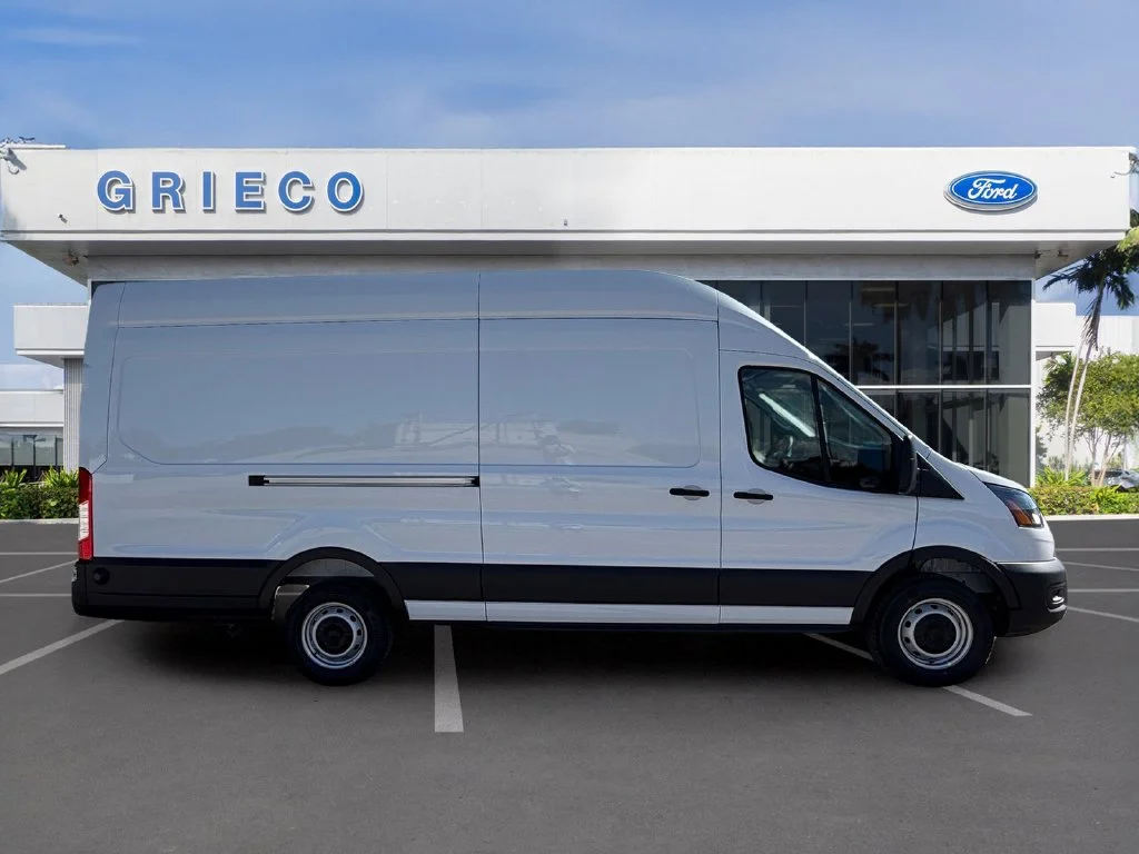 New 2027 White Ford Base image 8