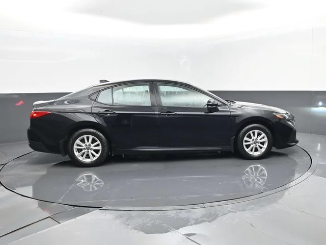 Used 2025  Toyota LE image 4