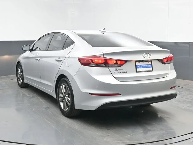 Used 2018 Silver Hyundai Value Edition image 7