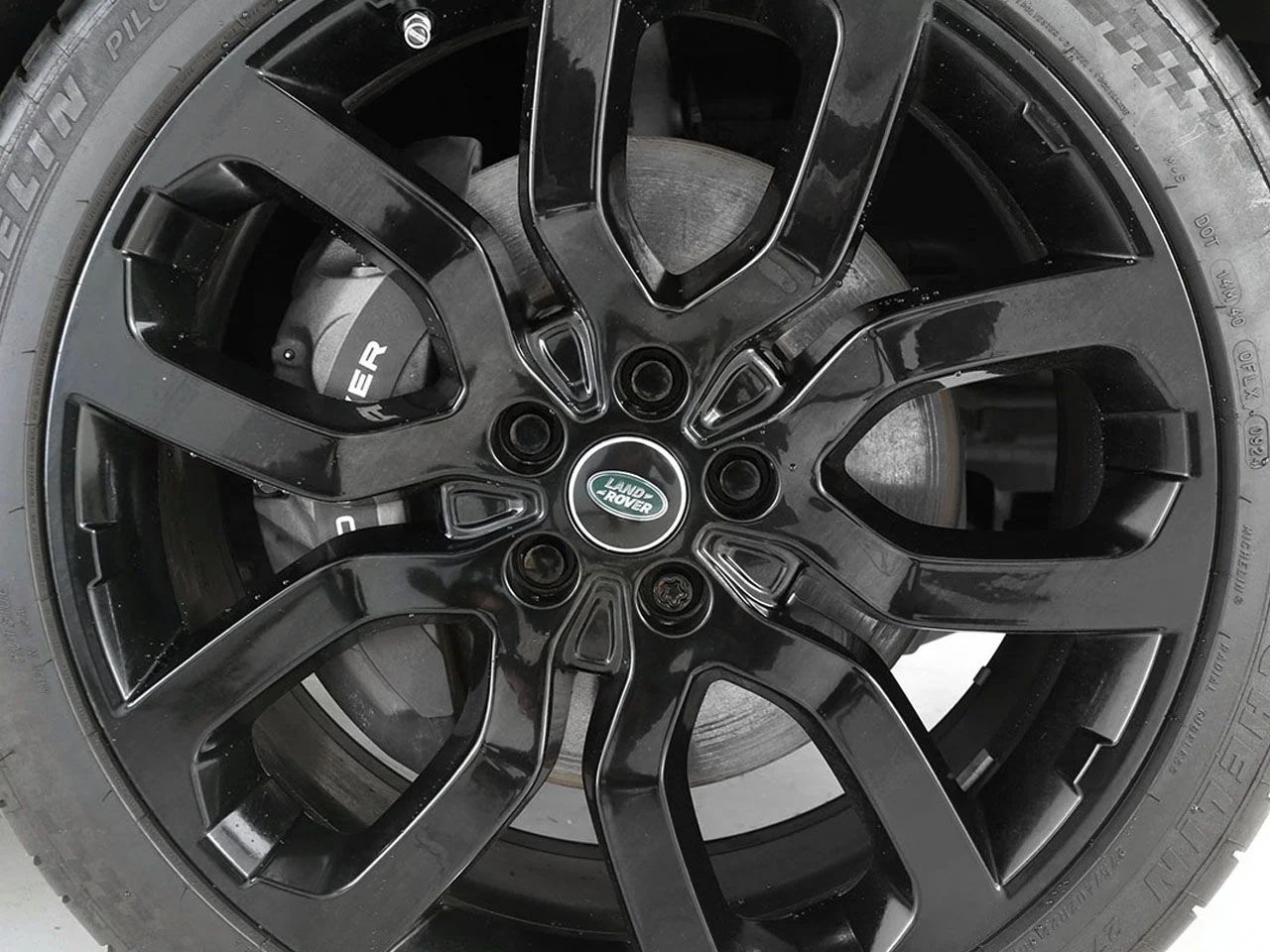 Used 2020 Gray Land Rover HSE image 12