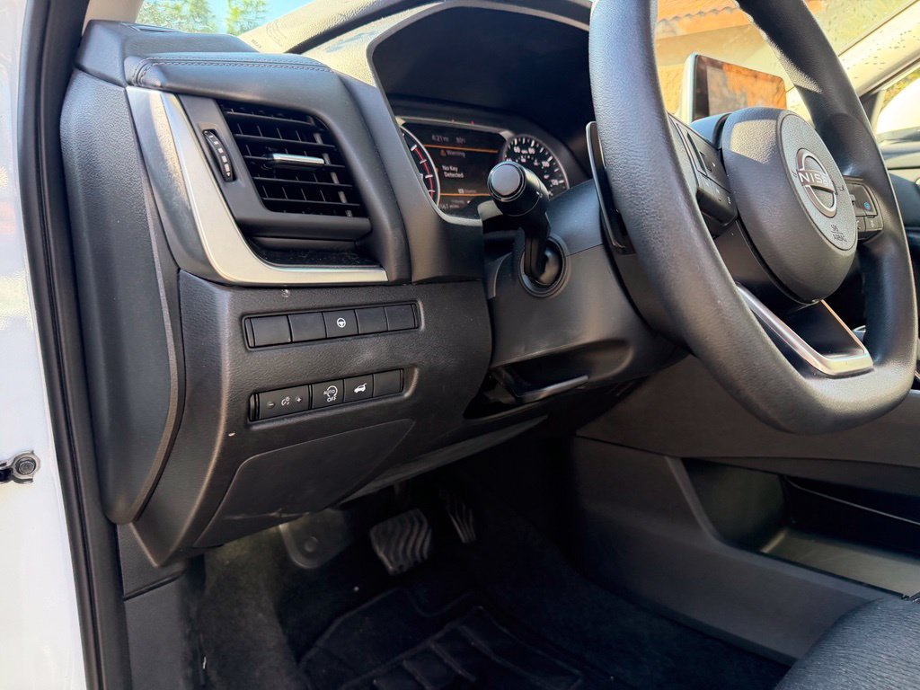 Used 2024 White/off-white Nissan SV image 21