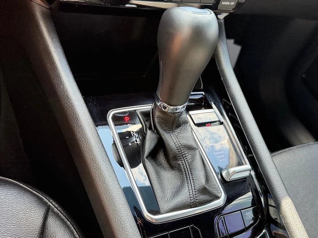 Used 2025 White Jeep Limited image 26