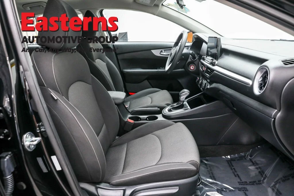 Used 2024 Black Kia LXS image 23
