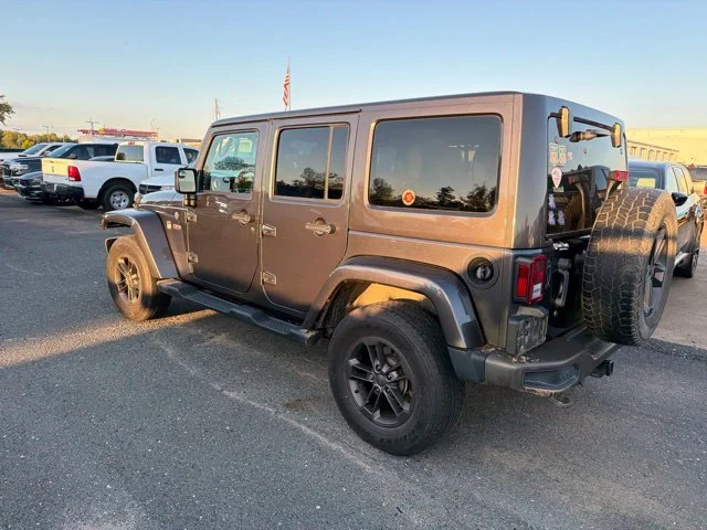 Used 2017 Gray Jeep Unlimited Sahara image 7