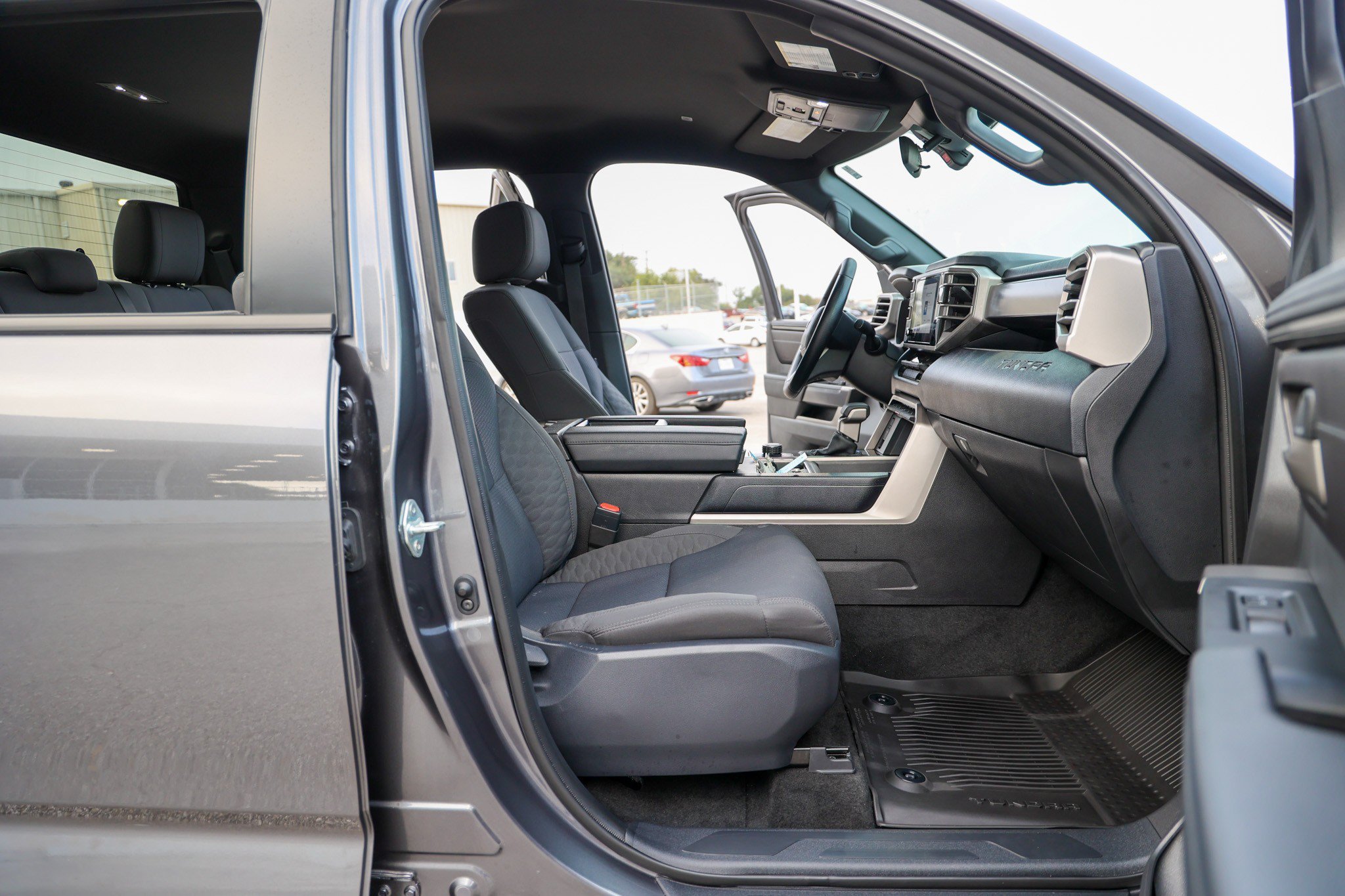Used 2025 MAGNETIC GRAY MET Toyota SR5 image 39