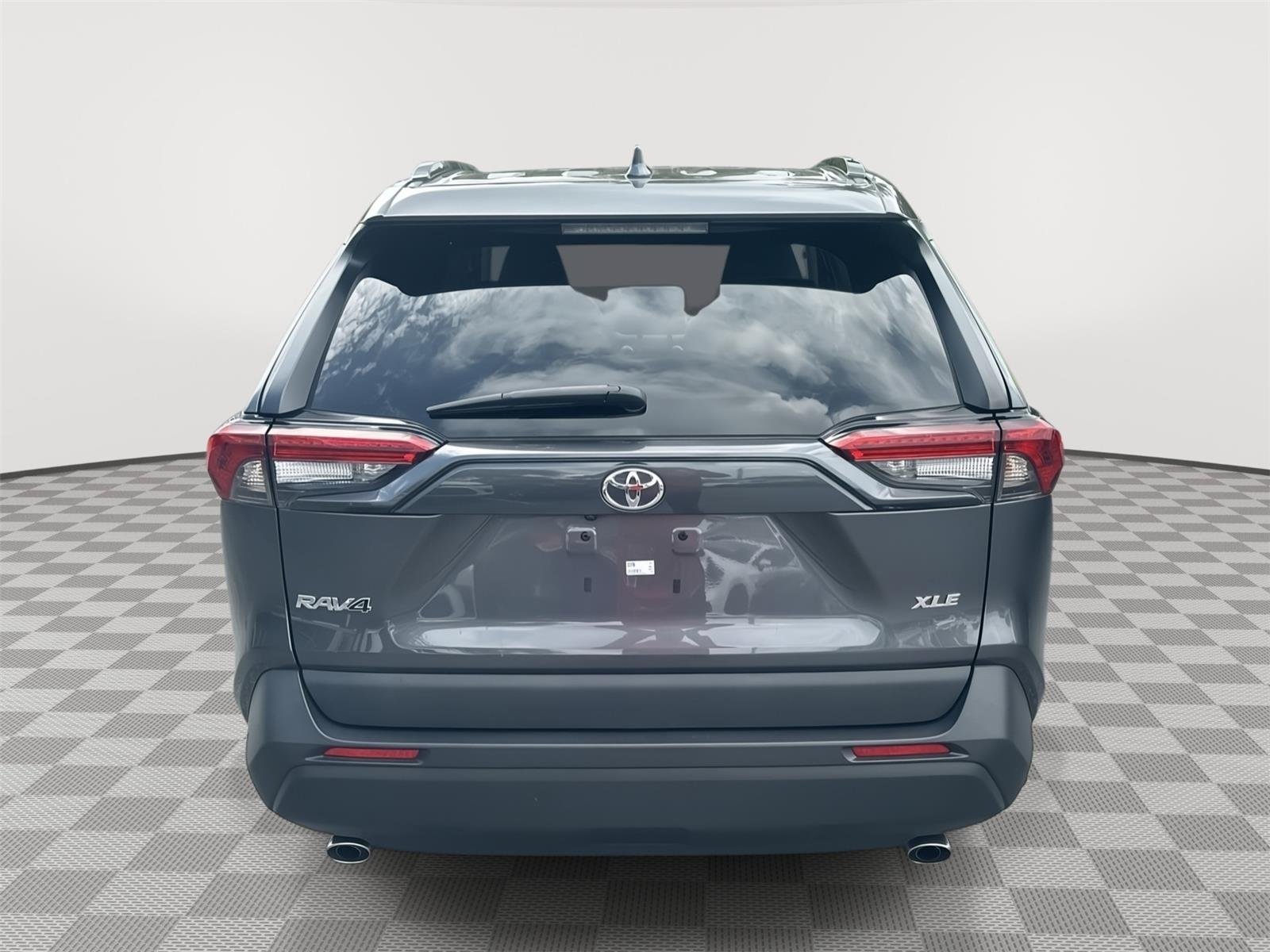 Used 2024 Magnetic Gray Metallic Toyota XLE Premium image 5