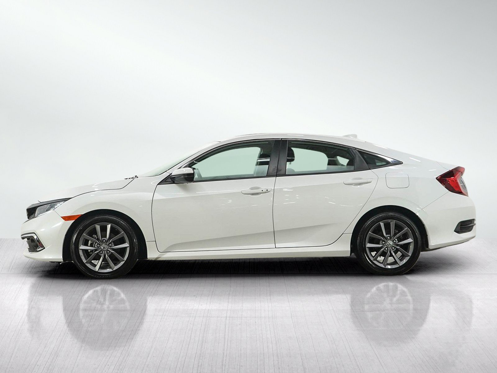 Used 2021 Honda Civic EX with VIN 19XFC1F35ME003305 for sale in Burnsville, Minnesota