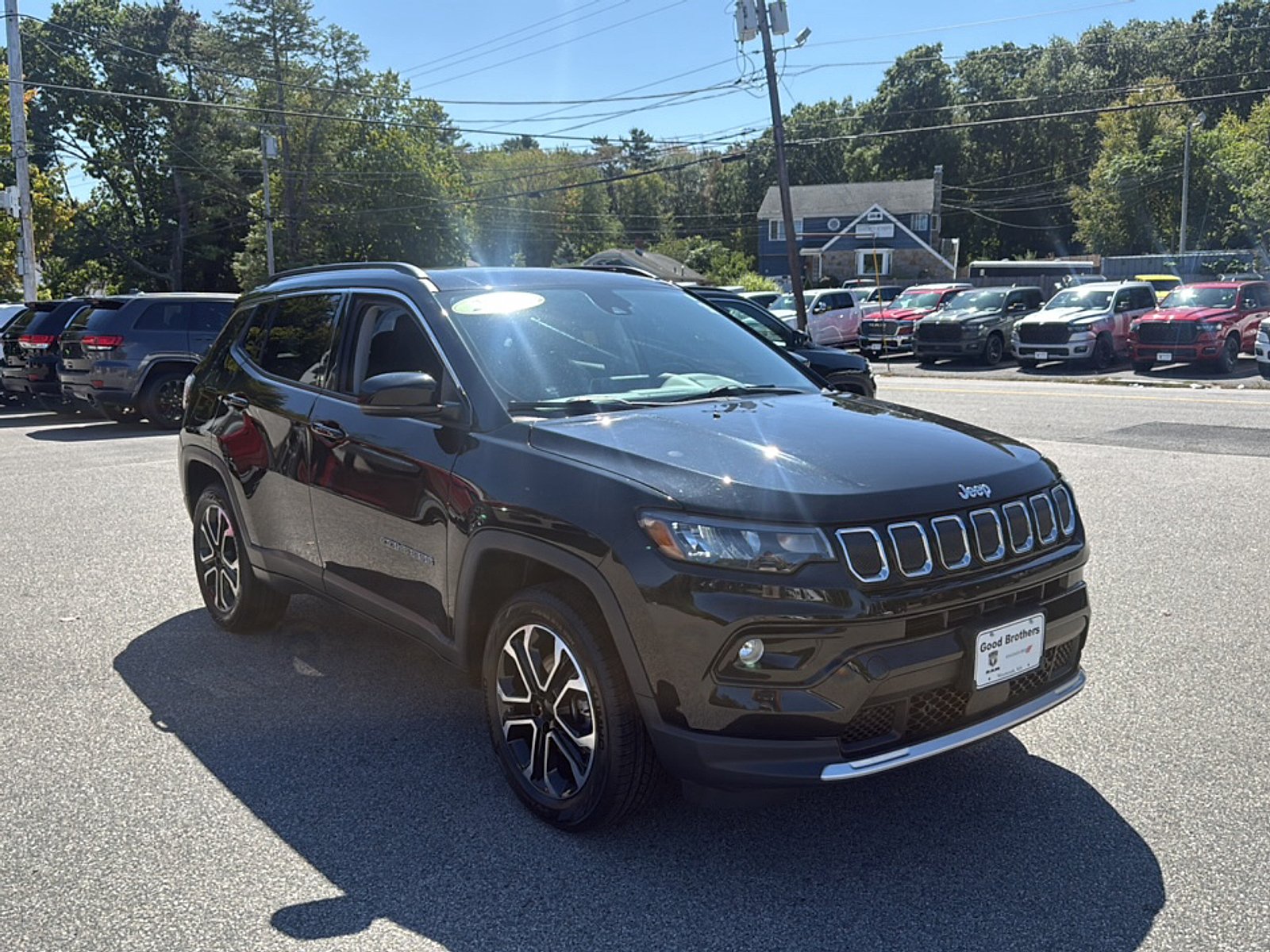 Certified Used 2022 Diamond Black Crystal Pearlcoat Jeep Limited 4x4 image 3