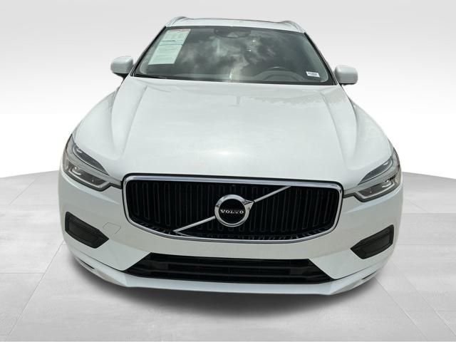 Used 2019 White Volvo T5 Momentum image 10