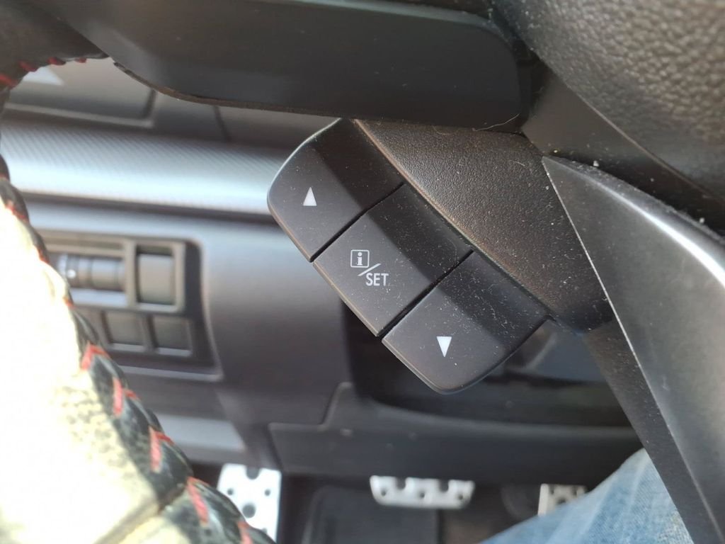 Used 2019 Silver Subaru 2.0i Sport image 25