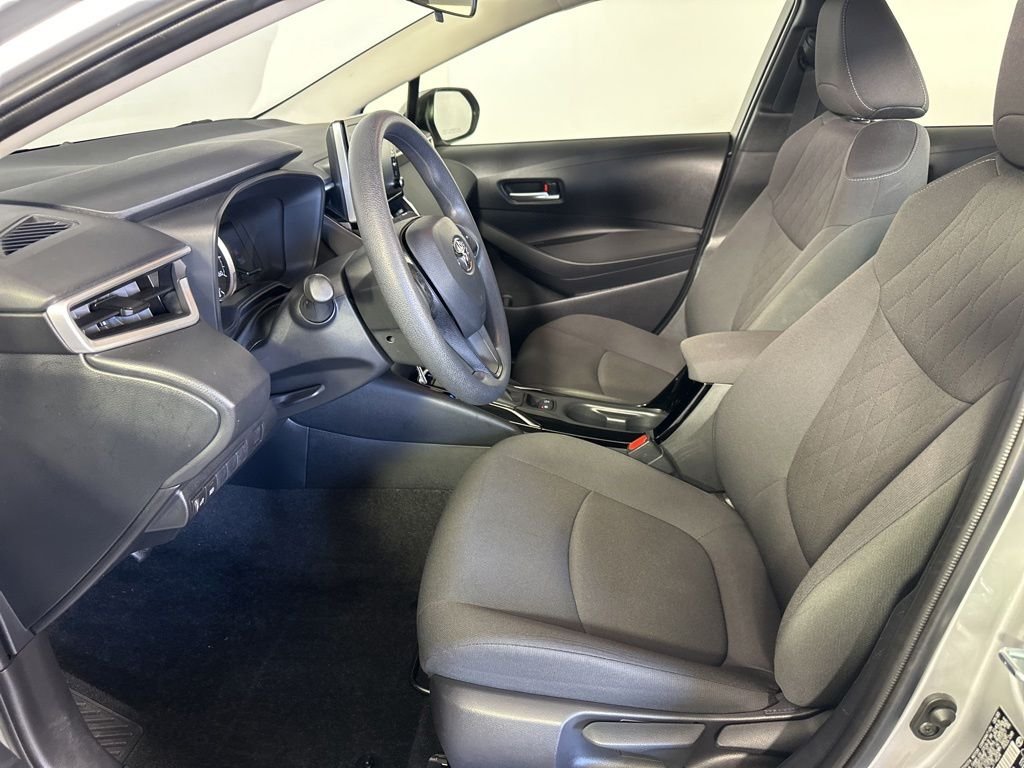 Used 2020 Silver Toyota LE image 12