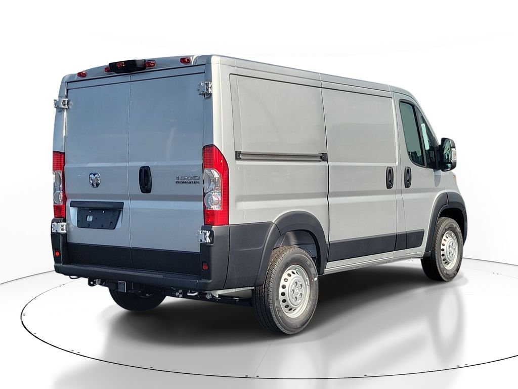 New 2026 Bright Silver Metallic Clear-Coat Exterior Paint RAM Low Roof image 4