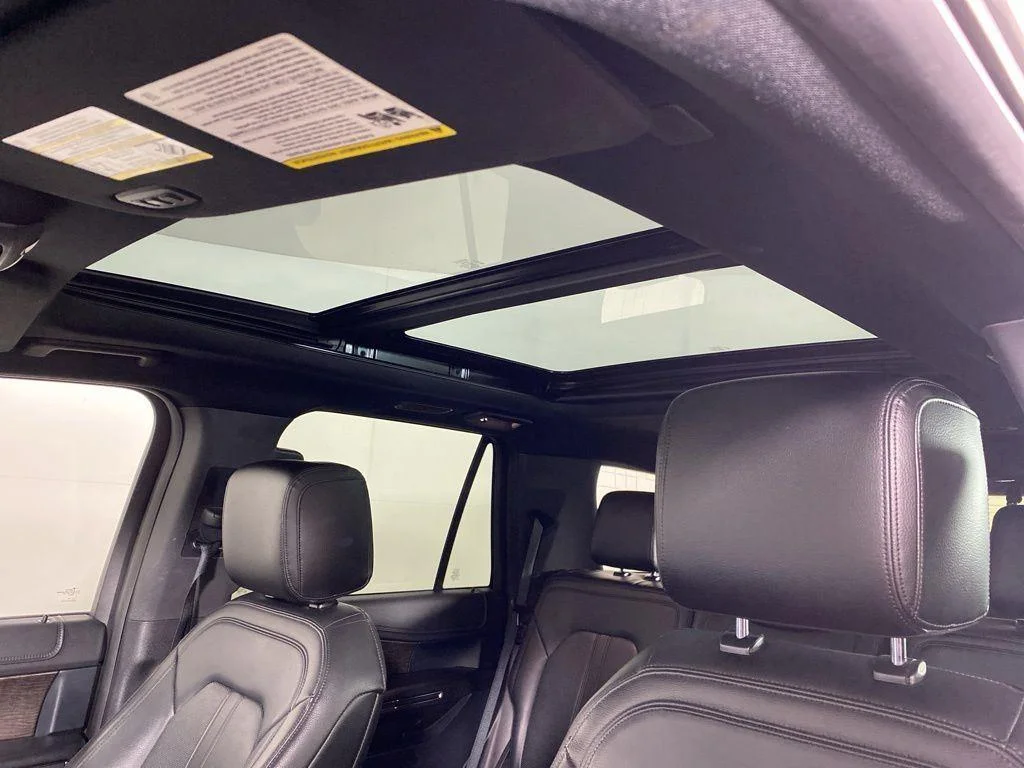 Used 2018 Magnetic Ford Limited image 2