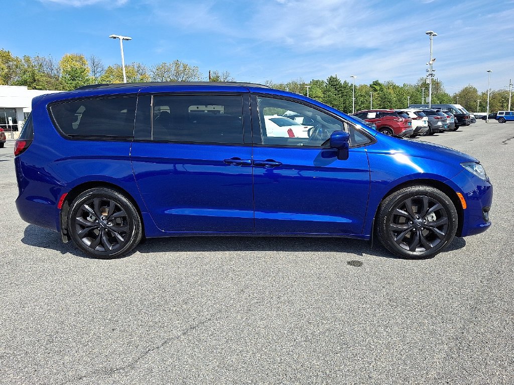 Used 2020 Blue Chrysler Touring L image 8