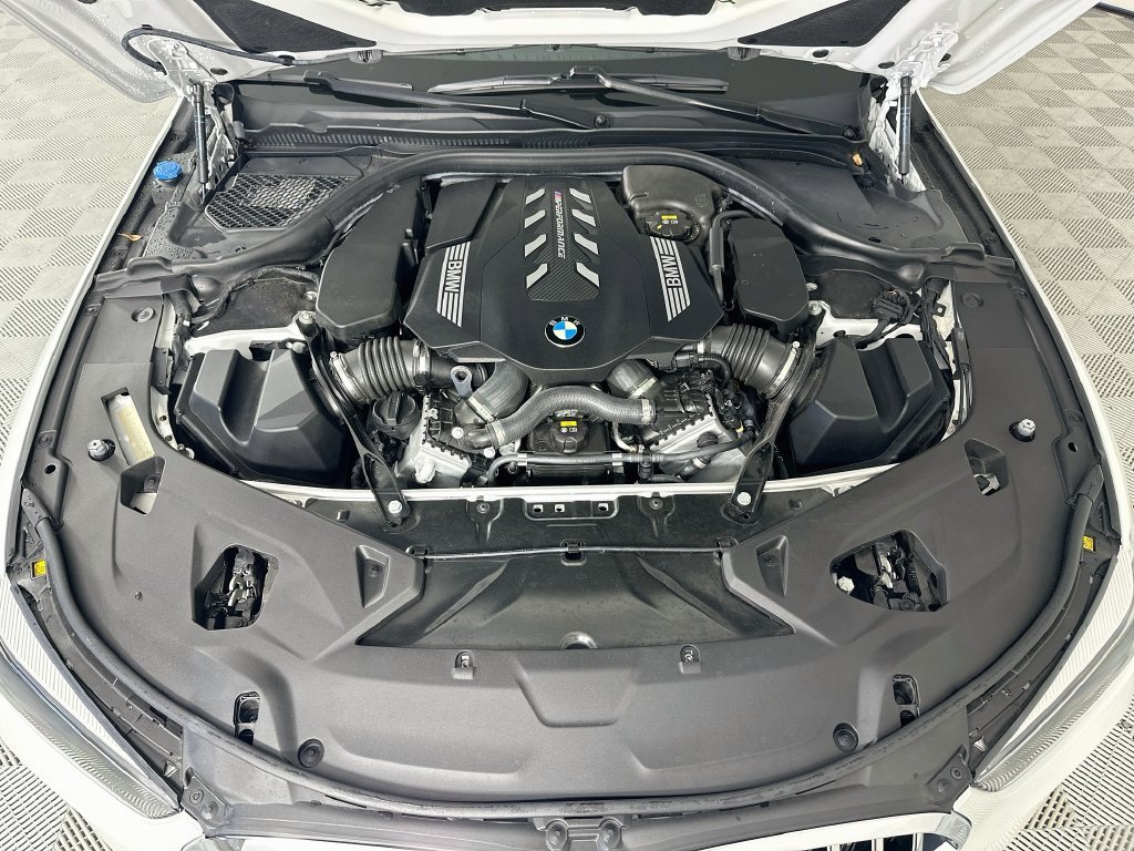 Used 2022 White BMW M850i xDrive image 29