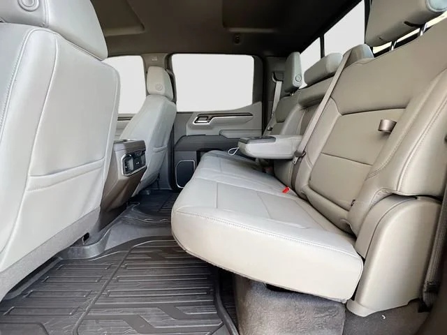 2026 GMC Sierra 1500 SLT - Photo 17